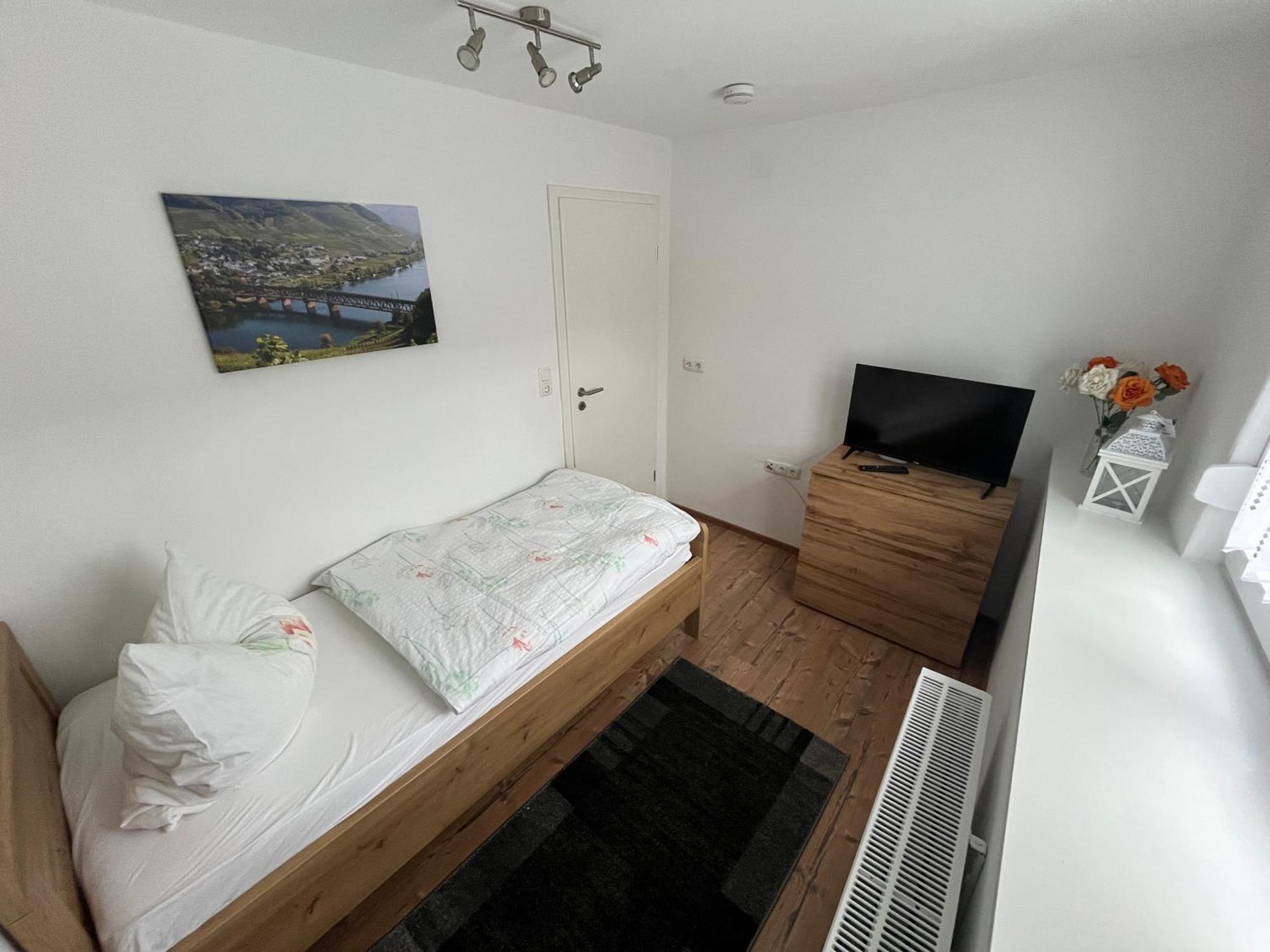 Ferienwohnungen Und Appartements - Haus Budinger Alf Εξωτερικό φωτογραφία